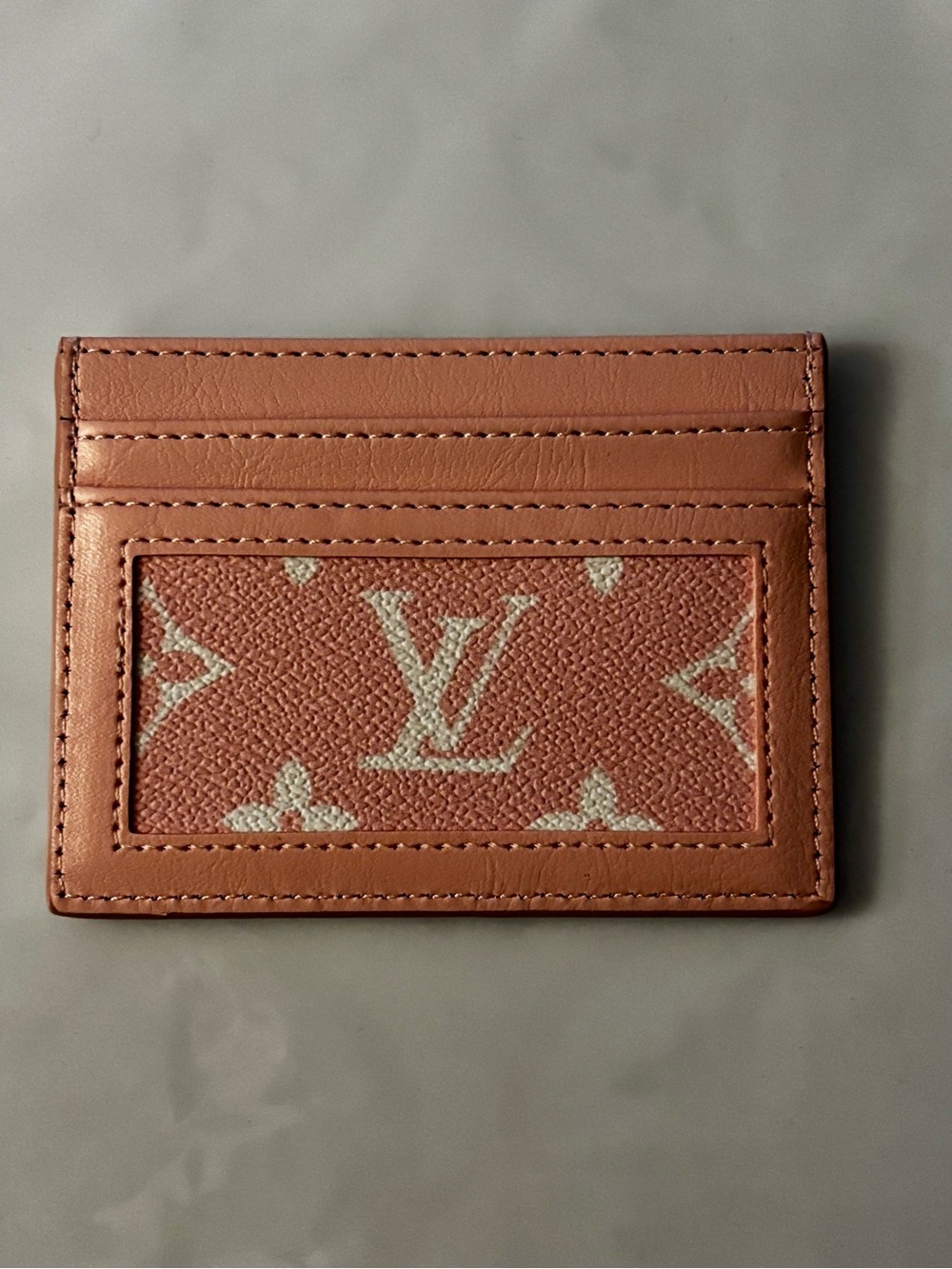 New !  Pink Card & Key Holder with Gold LV Emblem - Picture 3 of 4